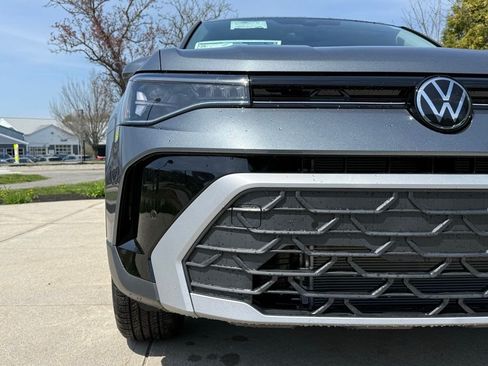 New 2026 Volkswagen Taos SE AWD/4WD image 4