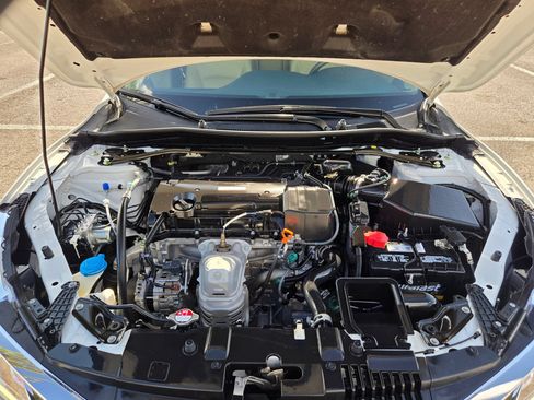 Used 2017 Honda Accord EX-L image 32
