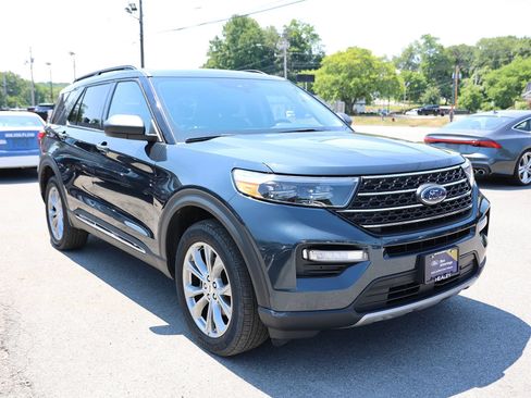 Used 2022 Ford Explorer XLT AWD/4WD image 1