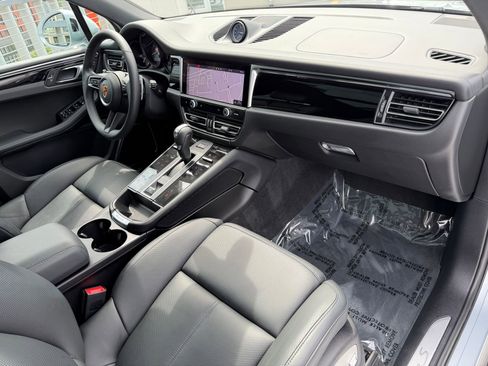 Used 2023 Porsche Macan S AWD/4WD image 17