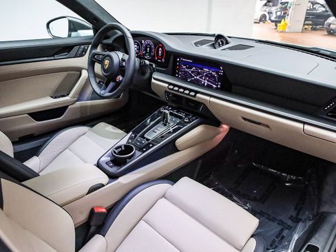 Used 2025 Porsche 911 Carrera 4 GTS image 16