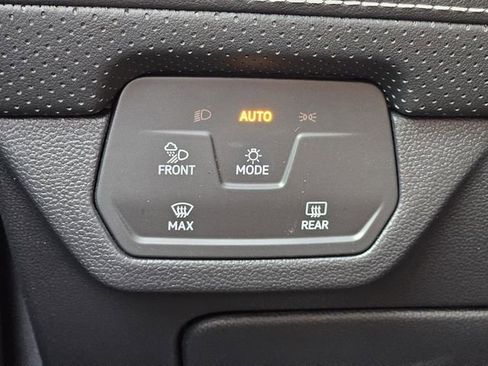 Used 2025 Volkswagen Atlas SE FWD image 20