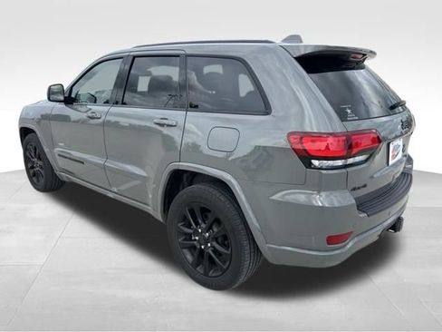 Used 2021 Jeep Grand Cherokee Laredo X AWD/4WD image 3