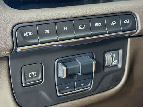 Used 2024 Cadillac Escalade Sport w/ Touring Package AWD/4WD image 11