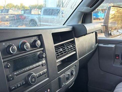 Used 2020 Chevrolet Express 3500 Extended w/ Power Convenience Package RWD image 9