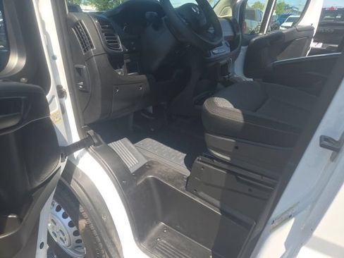 Used 2025 RAM ProMaster 2500 w/ Convenience Group FWD image 16