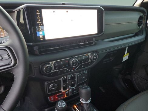 New 2025 Jeep Gladiator Mojave w/ Convenience Group image 25