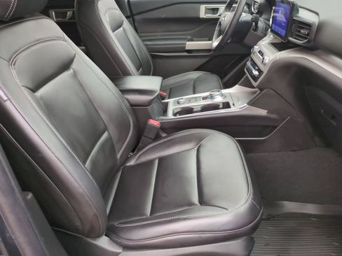 Used 2023 Ford Explorer XLT w/ Equipment Group 202A image 21