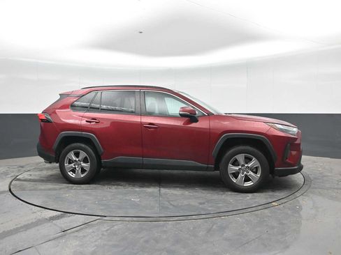 Used 2022 Toyota RAV4 XLE w/ Convenience Package AWD/4WD image 8