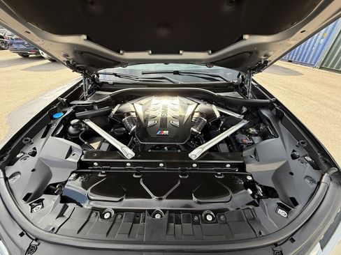 Used 2024 BMW X7 M60i w/ Executive Package image 27