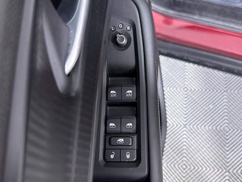 Used 2025 Jeep Grand Cherokee Altitude AWD/4WD image 26