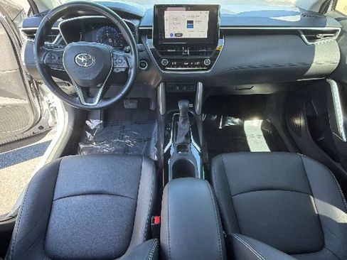 Used 2023 Toyota Corolla Cross XLE w/ Convenience Package FWD image 26