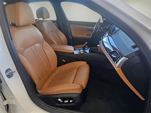 Used 2019 BMW 530i w/ Convenience Package image 24