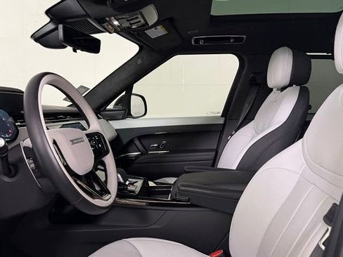 Used 2025 Land Rover Range Rover Sport Autobiography AWD/4WD image 5