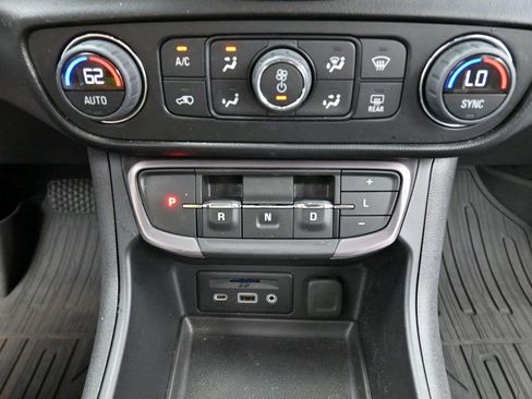 Used 2022 GMC Terrain AT4 AWD/4WD image 26