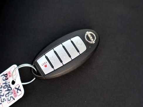 Used 2025 Nissan Altima 2.5 SV FWD image 33