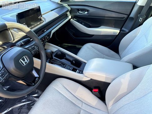 Used 2023 Honda Accord EX image 13