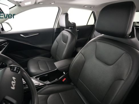 Used 2024 Kia Niro Wave FWD image 4