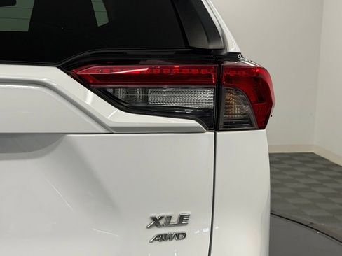 Certified 2022 Toyota RAV4 XLE w/ Carpet Mat Package (TMS) AWD/4WD image 14