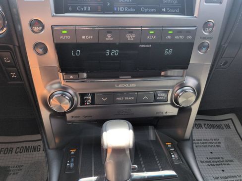Used 2021 Lexus GX 460 Premium w/ Accessory Package AWD/4WD image 18