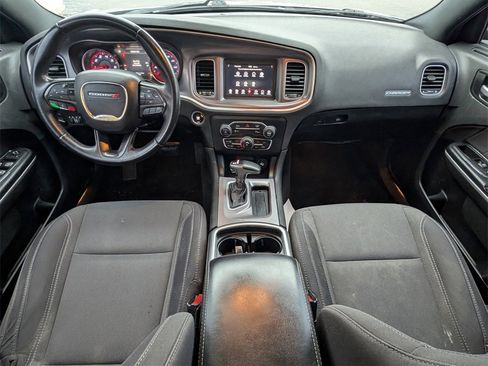 Used 2019 Dodge Charger SXT image 9
