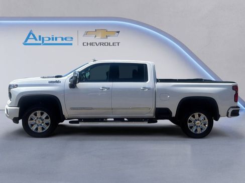 Used 2024 Chevrolet Silverado 3500 High Country w/ High Country Premium Package AWD/4WD image 2