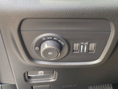 New 2025 Jeep Grand Cherokee L Limited w/ Luxury Tech Group II image 28