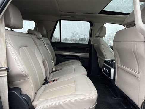 Used 2022 Ford Expedition Max Limited image 18