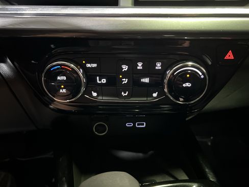 Certified 2026 Chevrolet Trax ACTIV w/ Sunroof Package FWD image 21