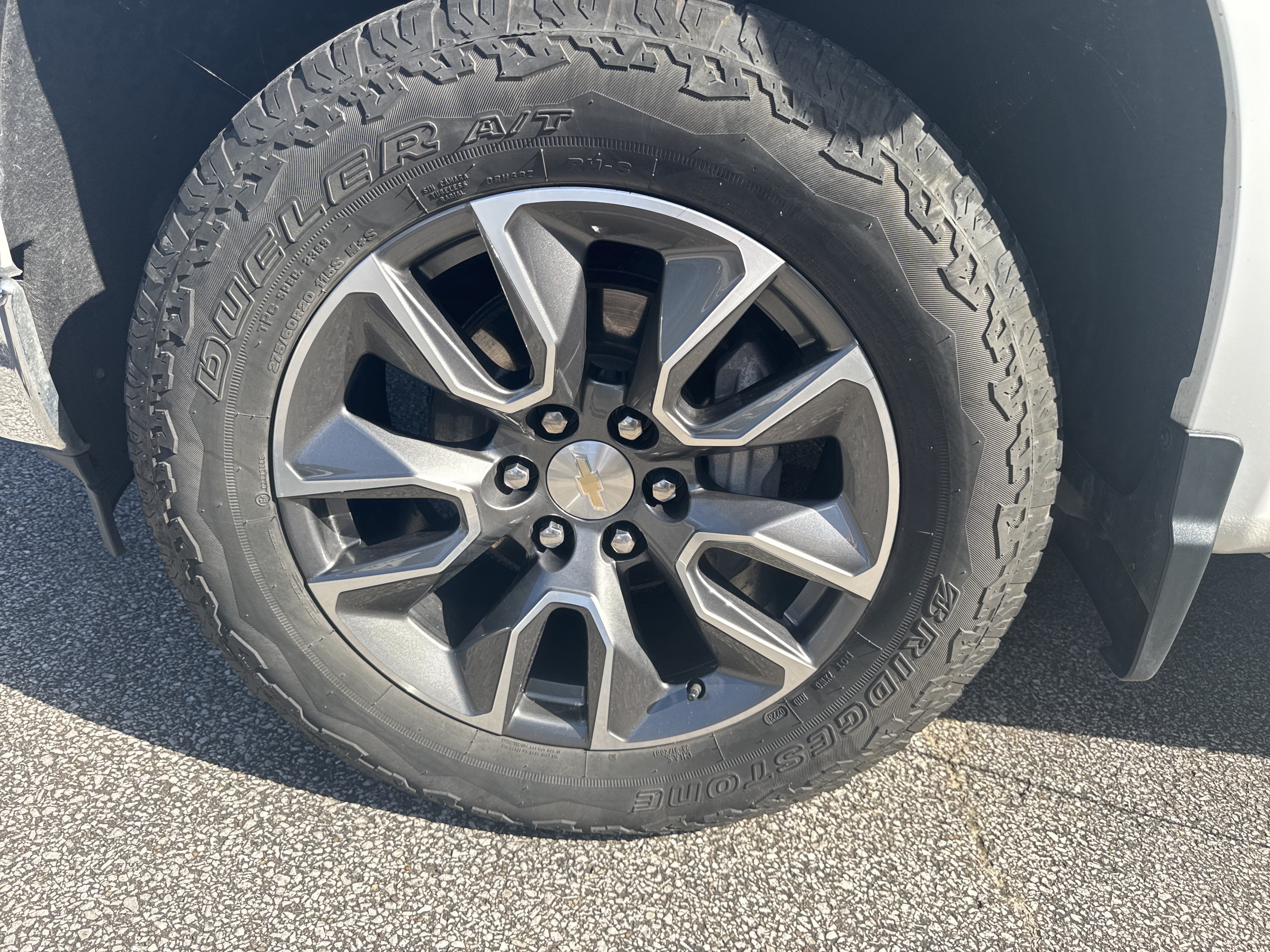 Used 2023 Chevrolet Silverado 1500 LT AWD/4WD image 9