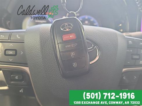 Used 2024 Toyota Crown Limited image 30