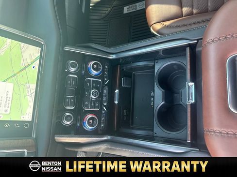 Used 2023 GMC Yukon Denali Ultimate image 17