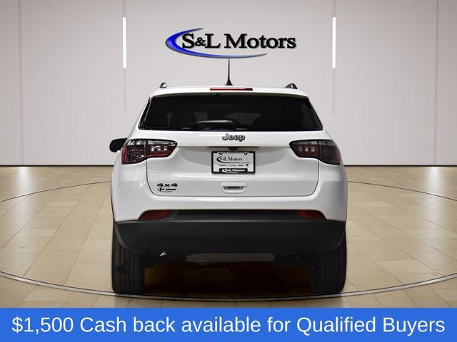 New 2026 Jeep Compass Latitude w/ Sun and Sound Group AWD/4WD image 8