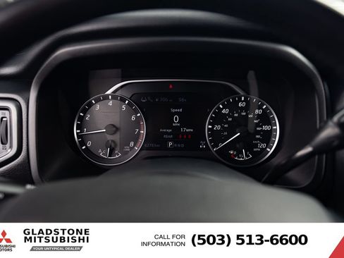 Used 2023 Nissan Titan SV w/ SV Convenience Package AWD/4WD image 13