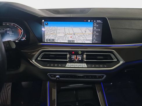 Used 2021 BMW X5 xDrive40i AWD/4WD image 23