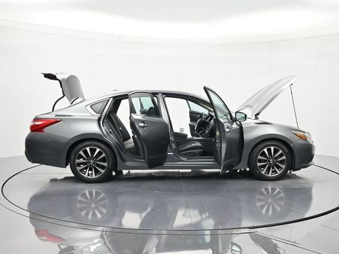 Used 2016 Nissan Altima 2.5 SL w/ 2.5 Technology w/LED Package FWD image 49
