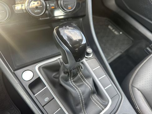 Used 2024 Volkswagen Jetta SE image 17