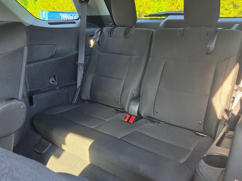 Used 2022 Ford Explorer XLT AWD/4WD image 14