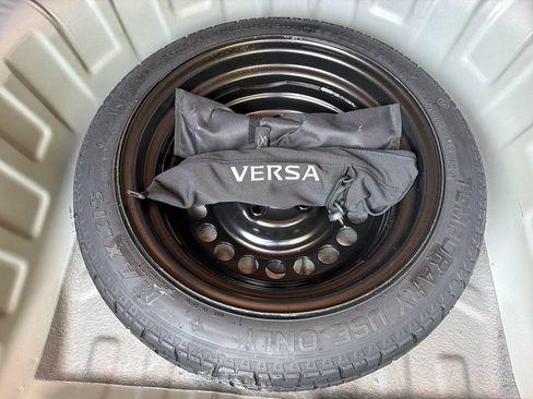Used 2025 Nissan Versa S w/ Trunk Package FWD image 31