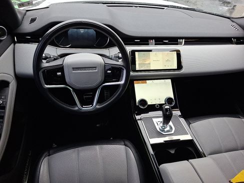 Used 2022 Land Rover Range Rover Evoque R-Dynamic S image 12