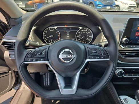 Used 2023 Nissan Altima 2.5 SV FWD image 36