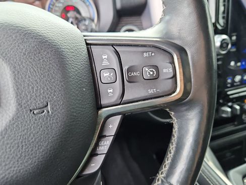 Used 2020 RAM 1500 Limited w/ Black Appearance Package AWD/4WD image 25