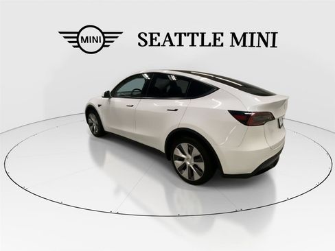 Used 2023 Tesla Model Y AWD image 8