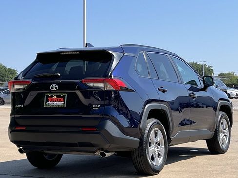 Used 2025 Toyota RAV4 XLE AWD/4WD image 4