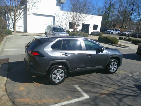 Used 2023 Toyota RAV4 LE image 13