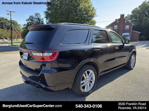 Used 2023 Dodge Durango GT image 4