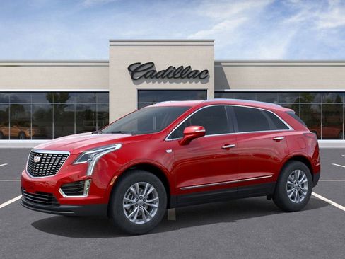 New 2026 Cadillac XT5 Luxury image 2