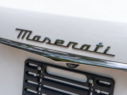 Used 2022 Maserati Levante Trofeo AWD/4WD image 25