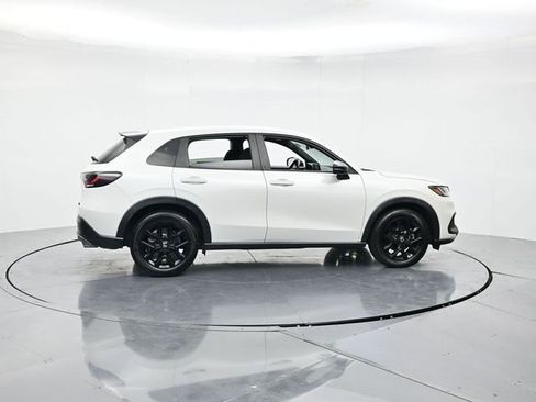 Used 2023 Honda HR-V Sport image 2