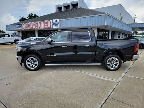 Used 2022 RAM 1500 Limited AWD/4WD image 2